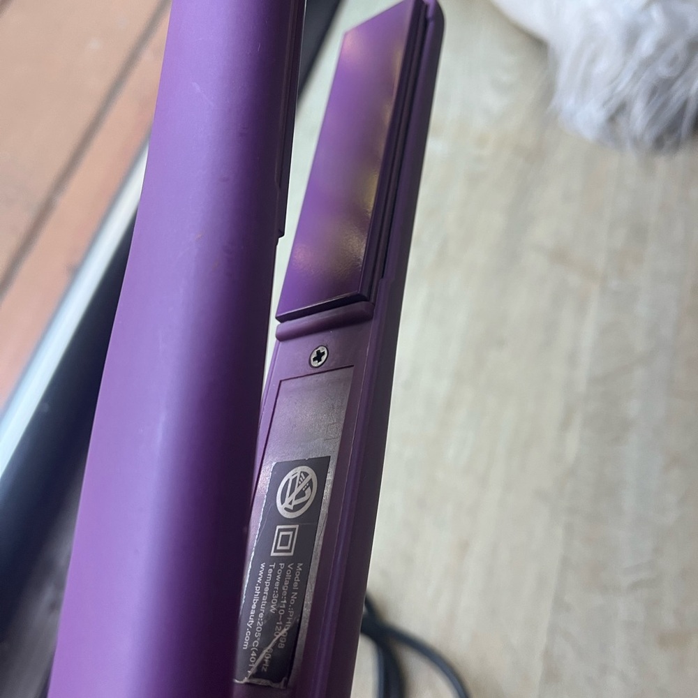 Philips Purple Hair Straightener - Picture 3 of 4